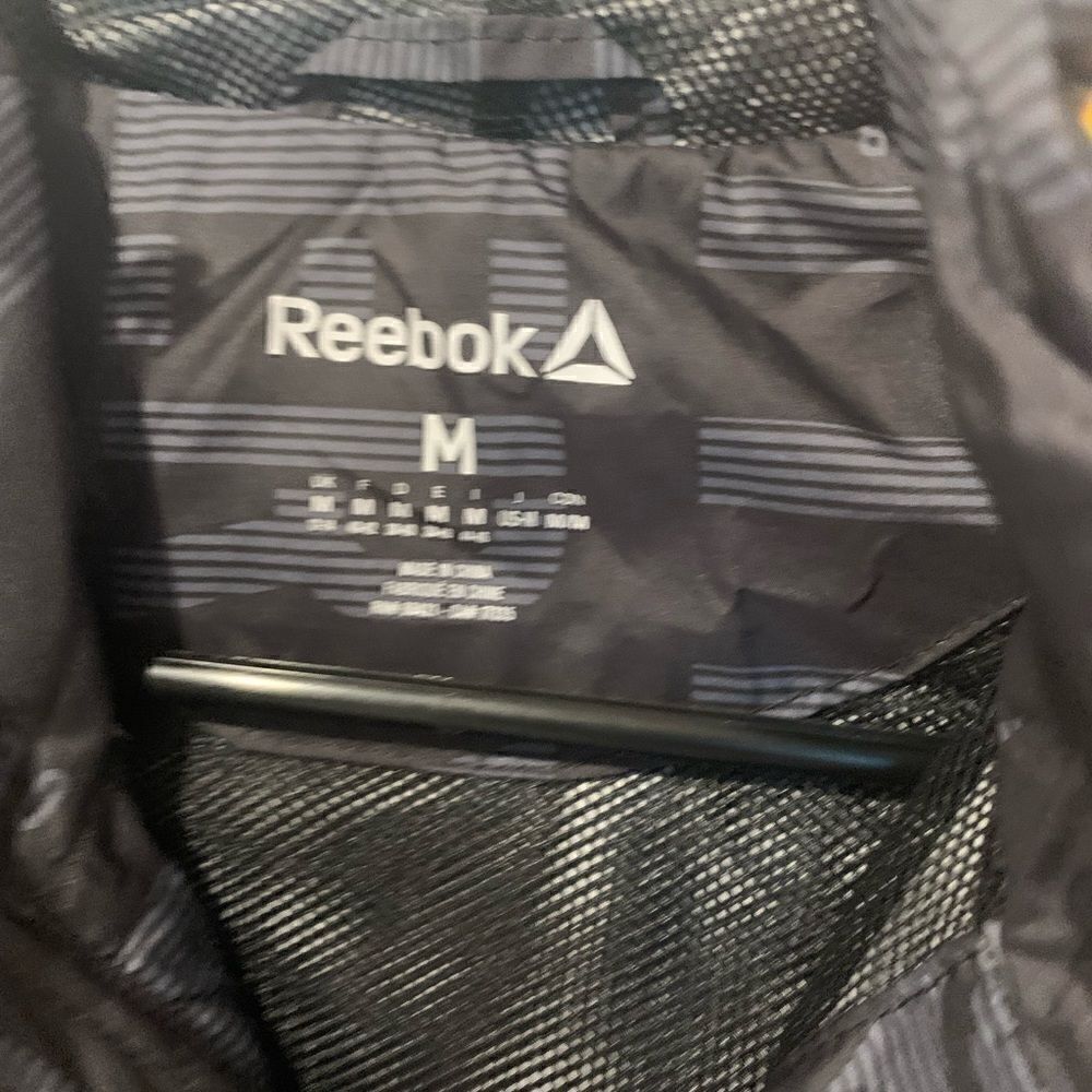 vintage reebok windbreaker jacket   - Picture 6 of 7